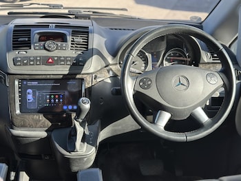 Used Mercedes-Benz V-Class 2012 for sale - 75733100: Photo