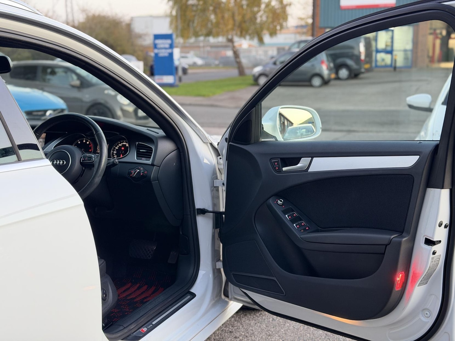 Used Audi A4 Avant 2013 for sale - 76394040: Photo 15