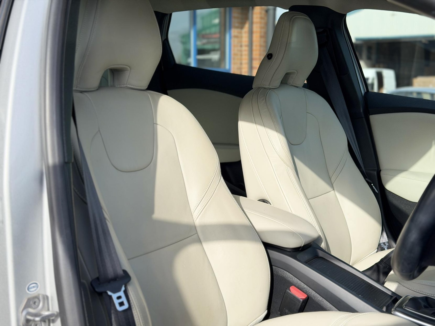 Used Volvo V40 2014 for sale - 78042321: Photo 17