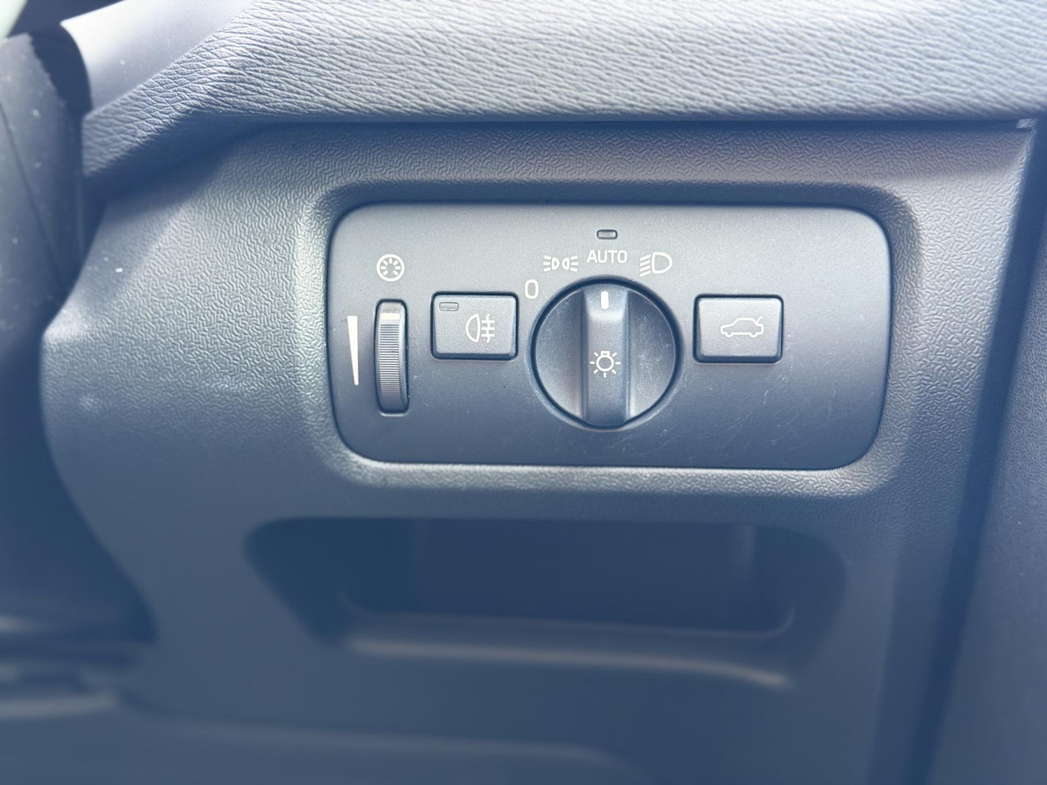 Used Volvo V40 2014 for sale - 78042321: Photo 23