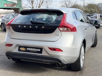 Used Volvo V40 2014 for sale - 78042321: Photo