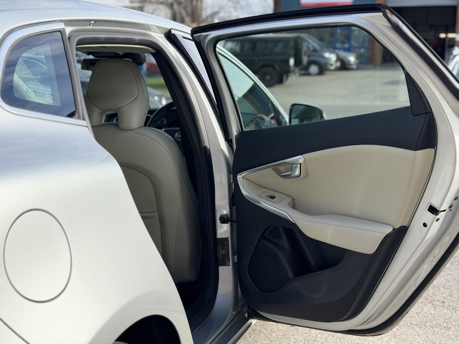 Used Volvo V40 2014 for sale - 78042321: Photo 35