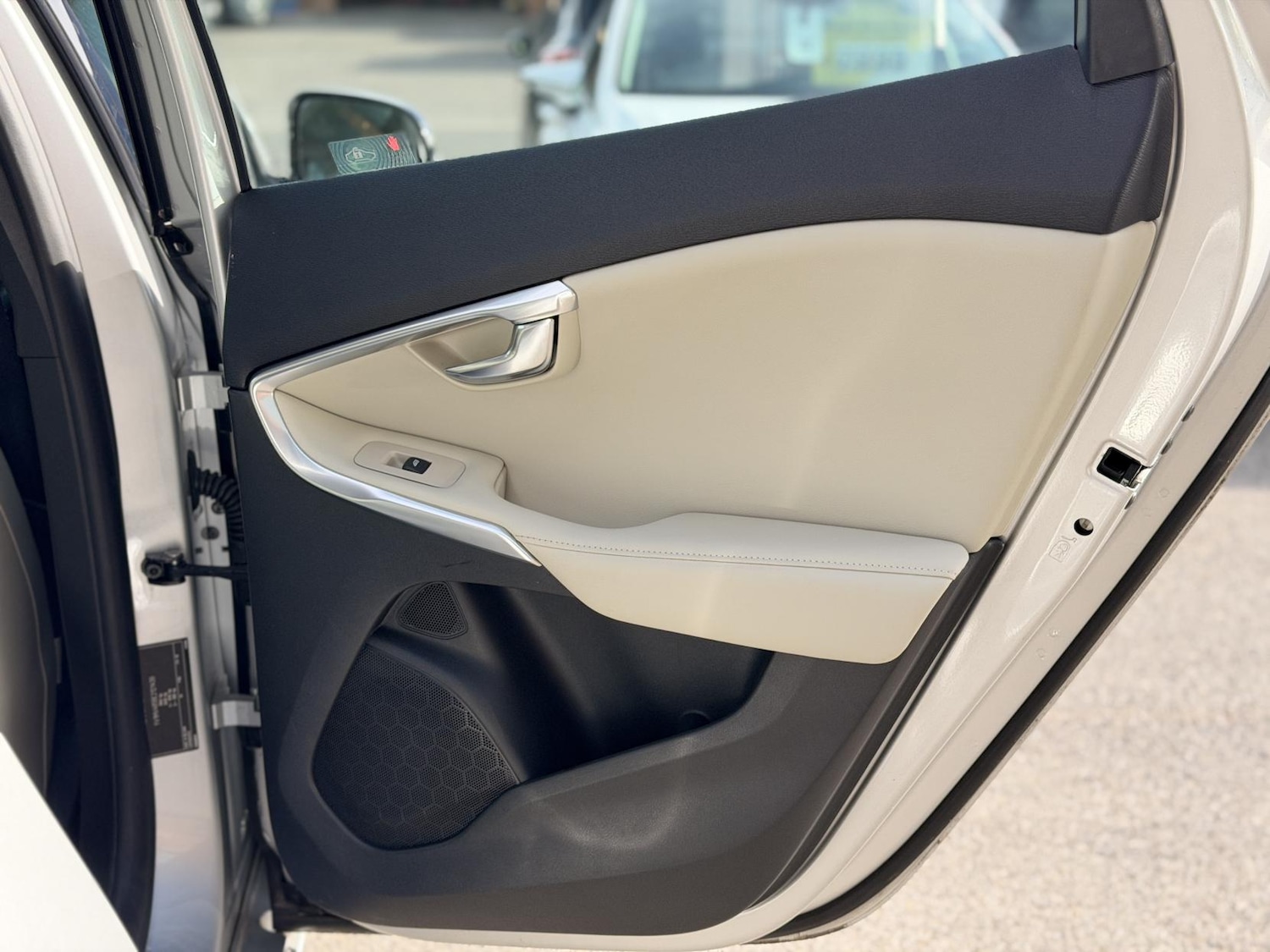 Used Volvo V40 2014 for sale - 78042321: Photo 36