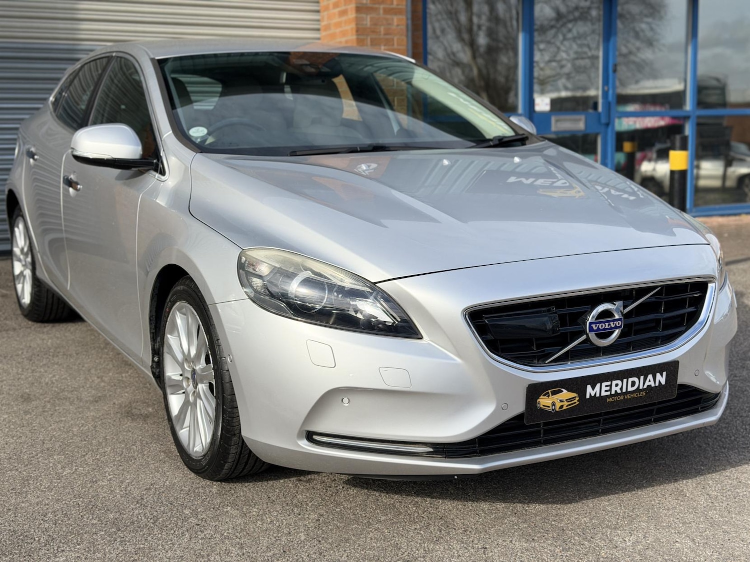 Used Volvo V40 2014 for sale - 78042321: Photo 4