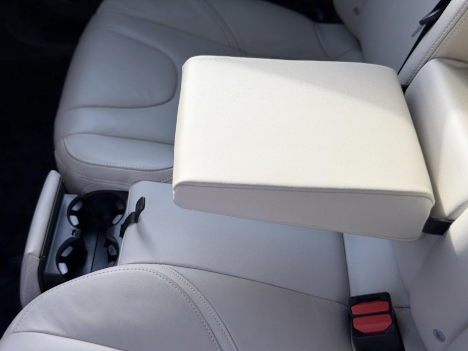 Used Volvo V40 2014 for sale - 78042321: Photo 42