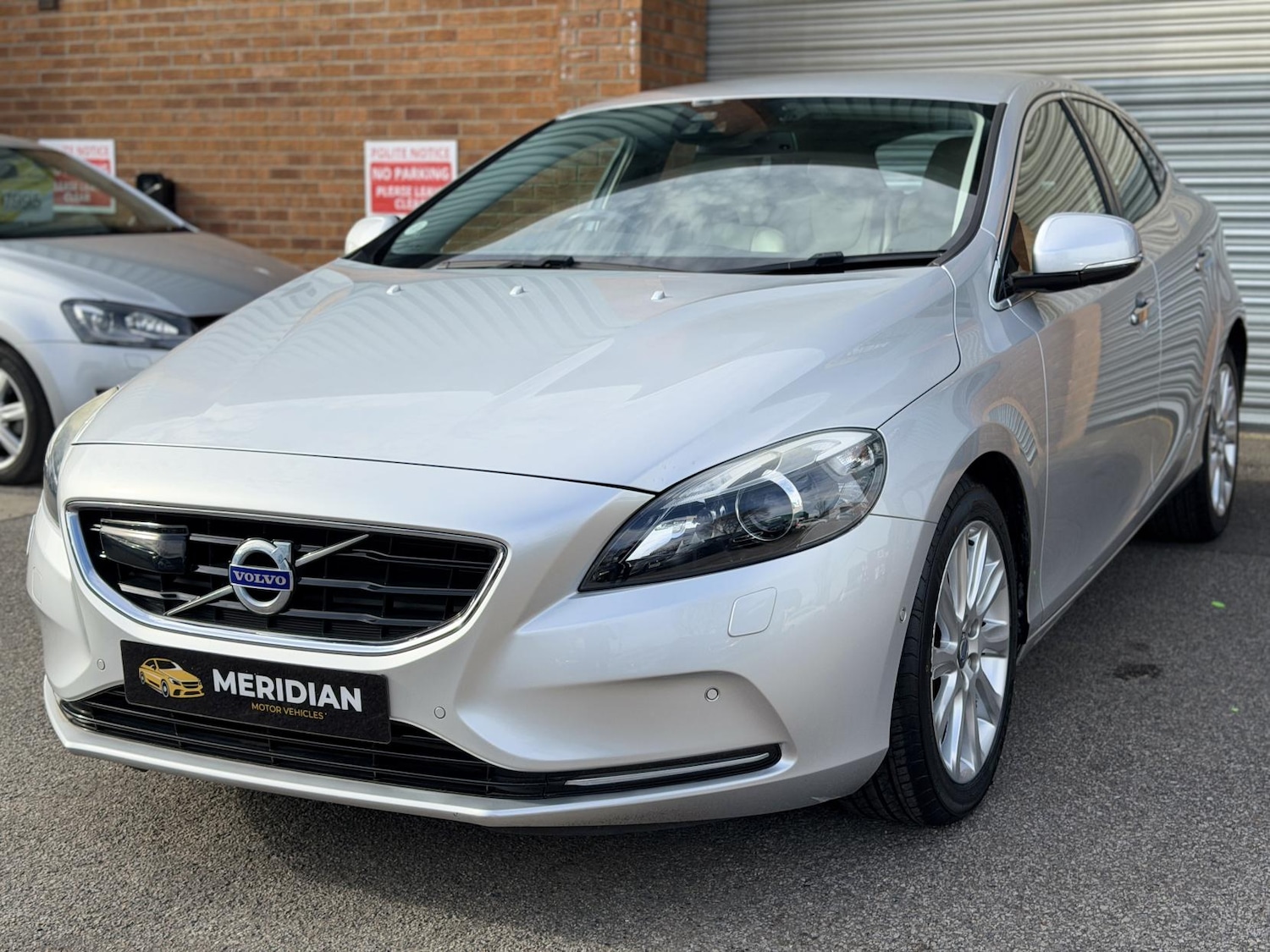 Used Volvo V40 2014 for sale - 78042321: Photo 5