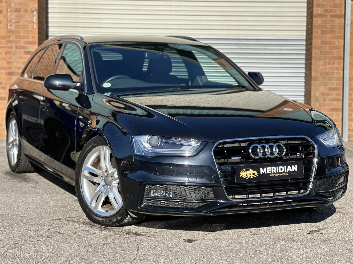 Used Audi A4 Avant 2012 for sale - 76367270: Photo 1