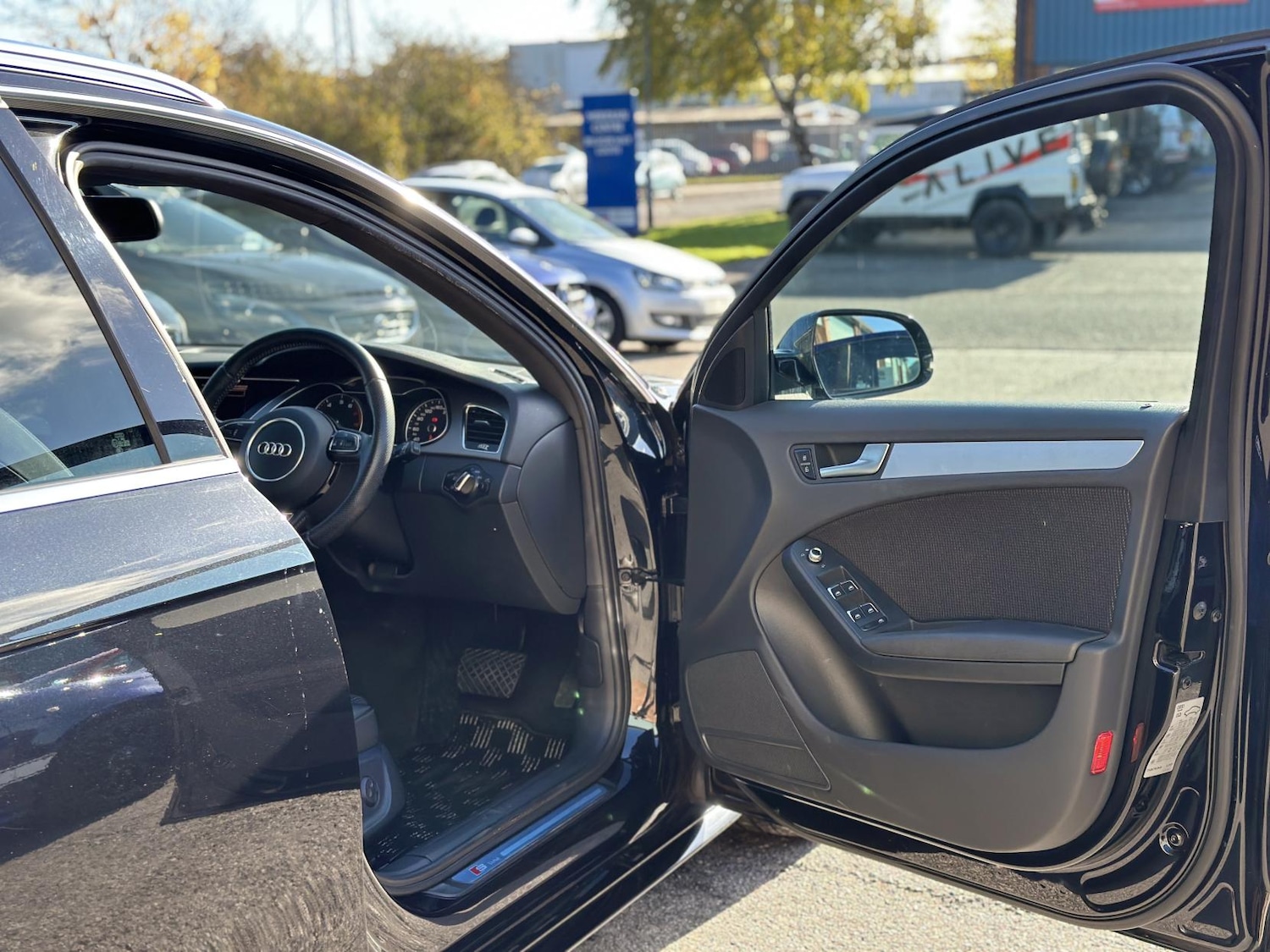 Used Audi A4 Avant 2012 for sale - 76367270: Photo 15