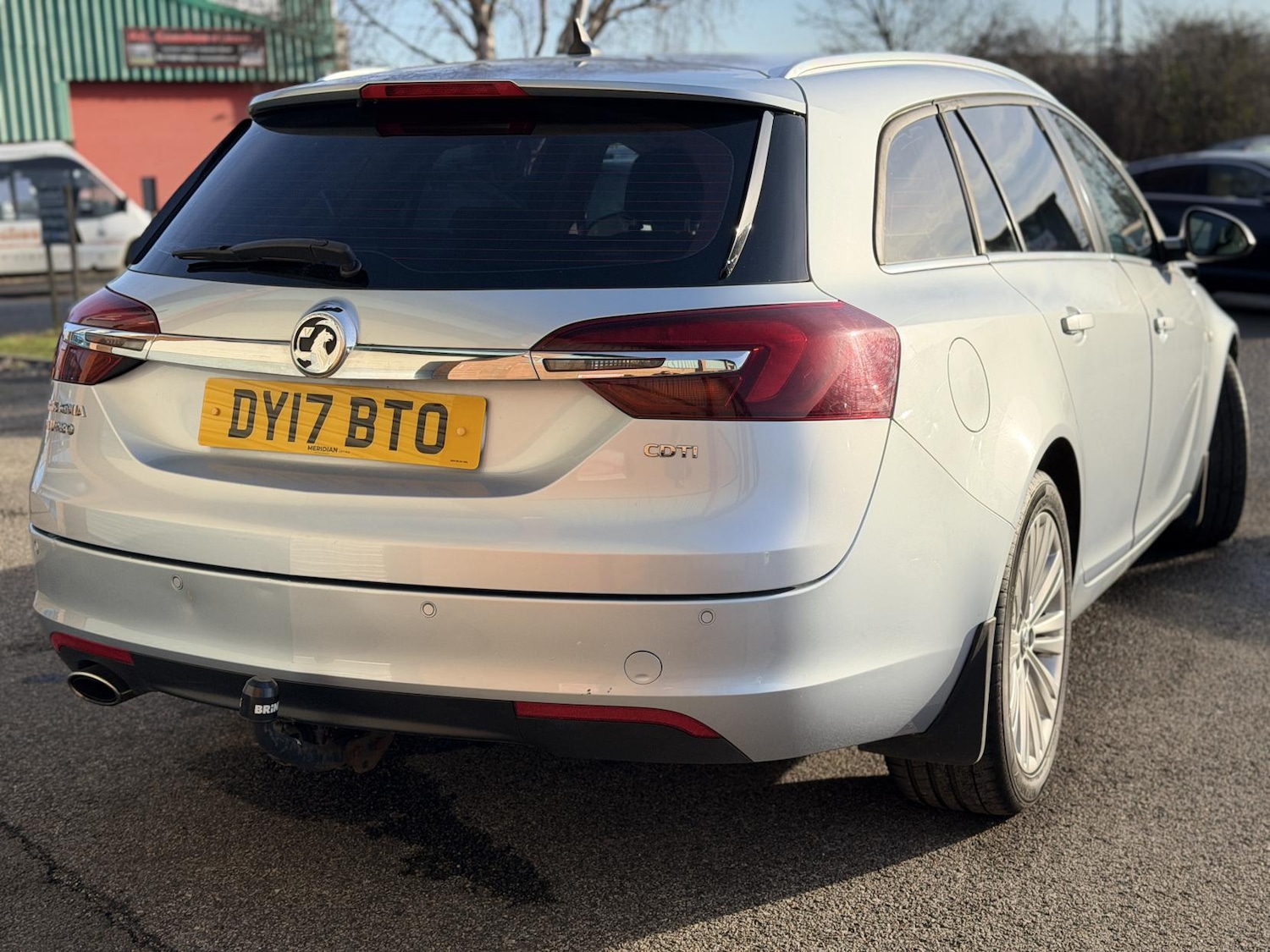 Used Vauxhall Insignia 2017 for sale - 76987597: Photo 2