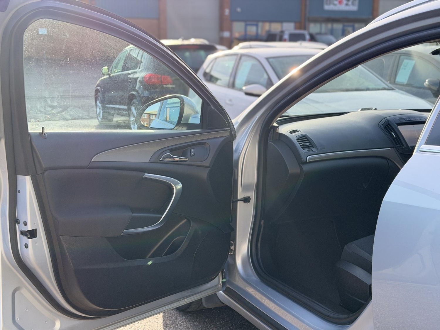 Used Vauxhall Insignia 2017 for sale - 76987597: Photo 29