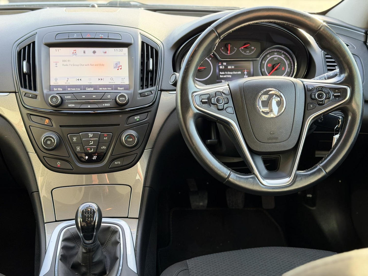 Used Vauxhall Insignia 2017 for sale - 76987597: Photo 3