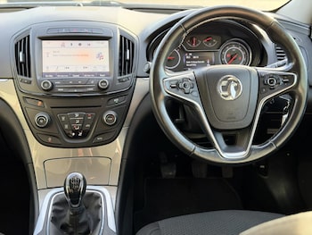 Used Vauxhall Insignia 2017 for sale - 76987597: Photo