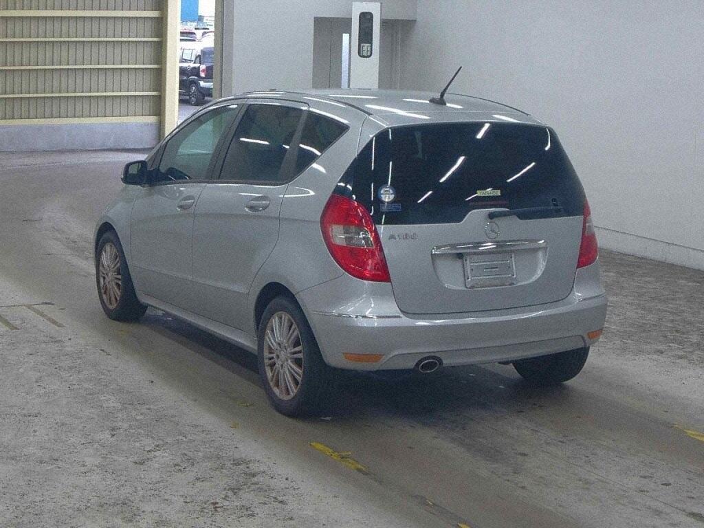 Used Mercedes-Benz A-Class 2010 for sale - 77833774: Photo 2