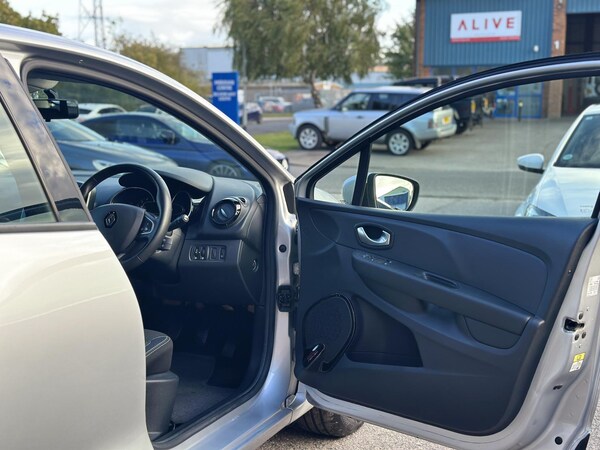 Used Renault Clio for sale - 75973280: Photo 15