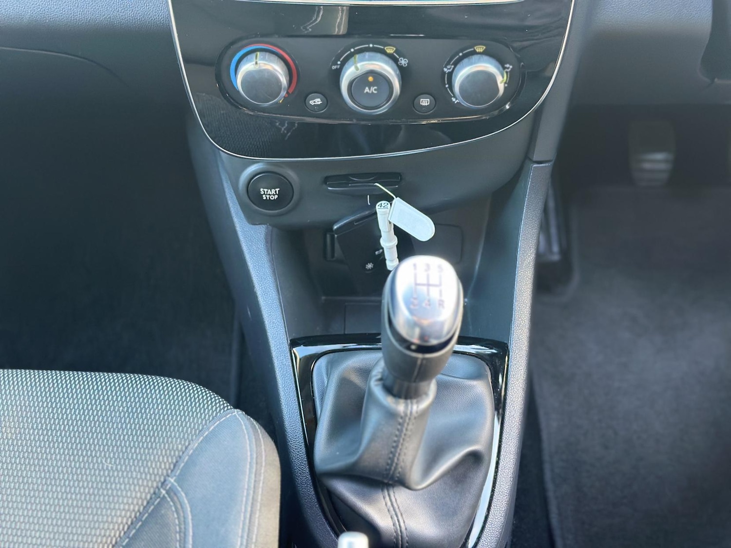 Used Renault Clio for sale - 75973280: Photo 27