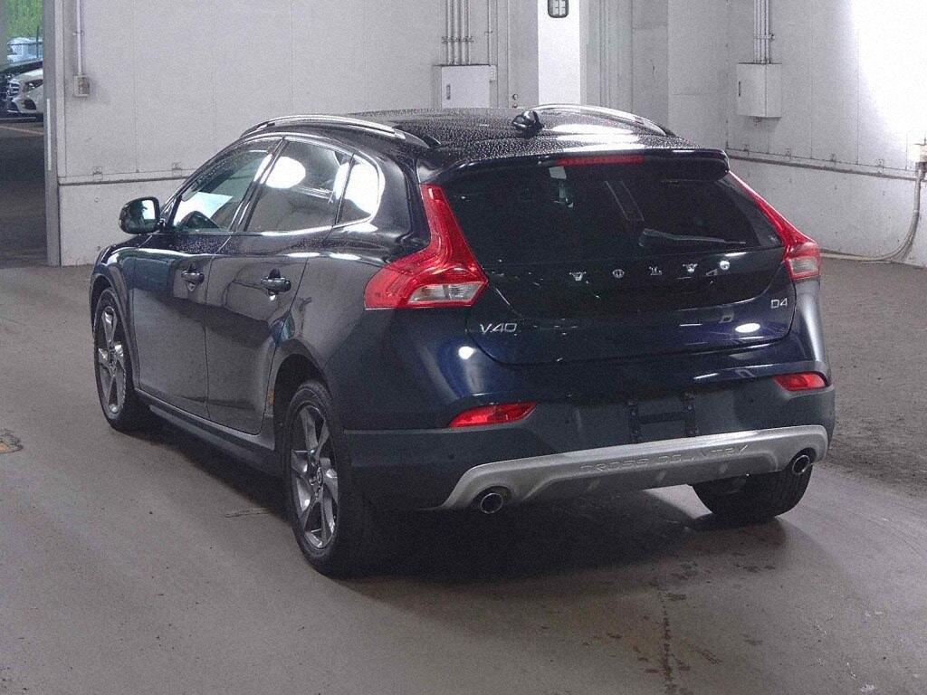 Used Volvo V40 2015 for sale - 77837390: Photo 2