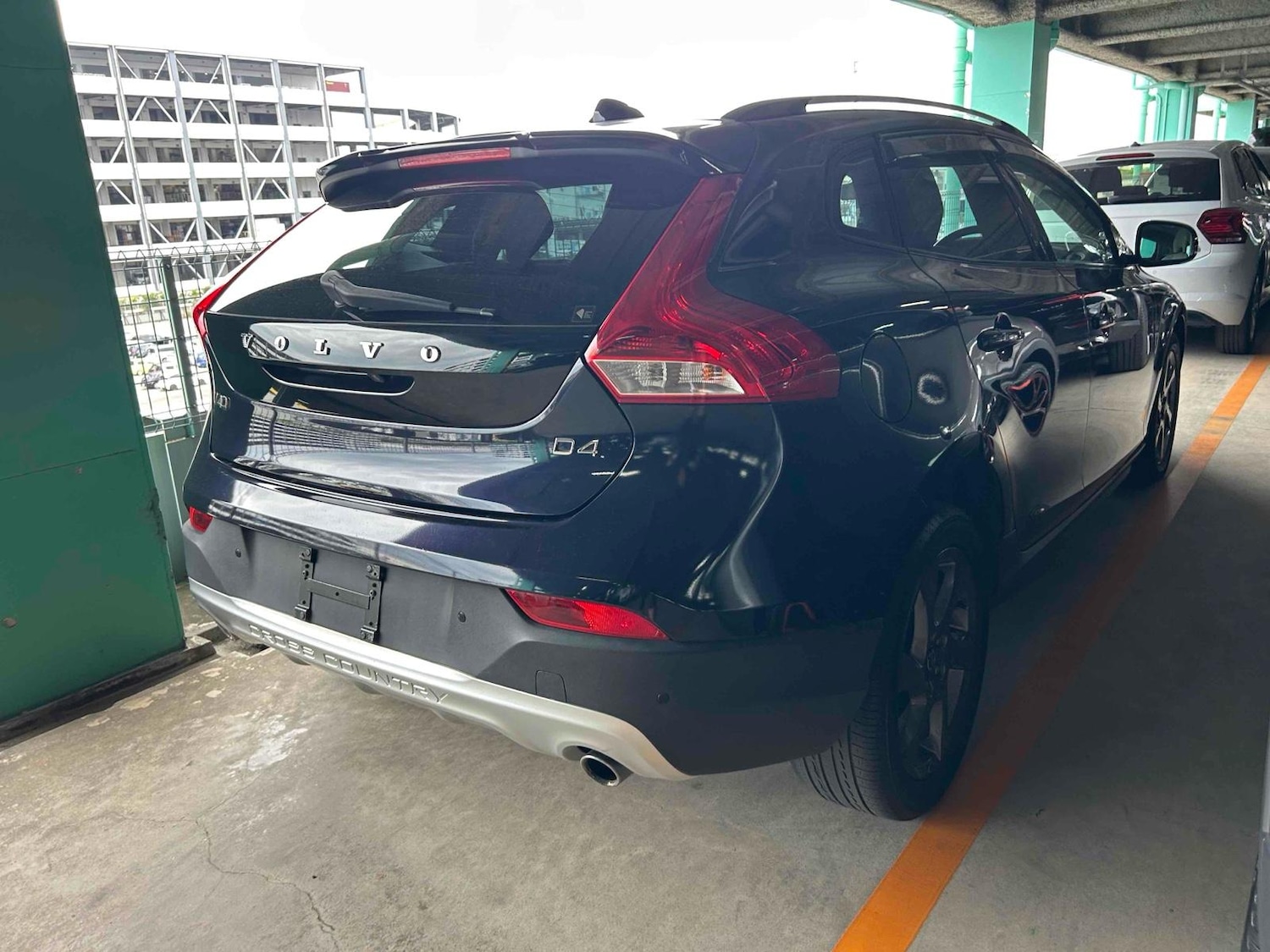 Used Volvo V40 2015 for sale - 77837390: Photo 4