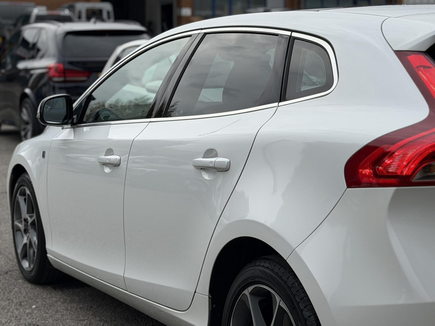 Used Volvo V40 2015 for sale - 76428650: Photo 12