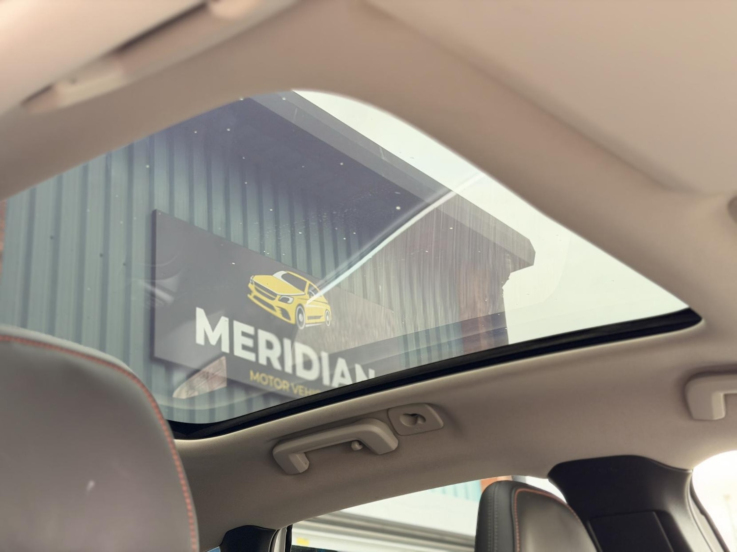 Used Volvo V40 2015 for sale - 76428650: Photo 17