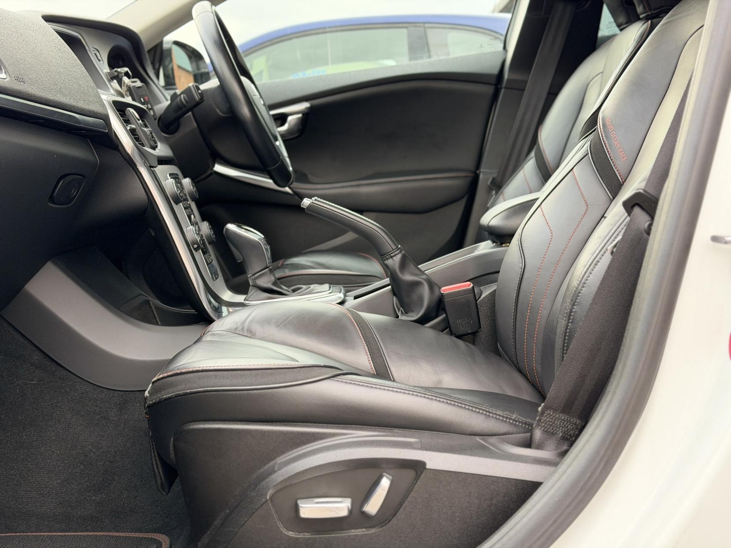 Used Volvo V40 2015 for sale - 76428650: Photo 29