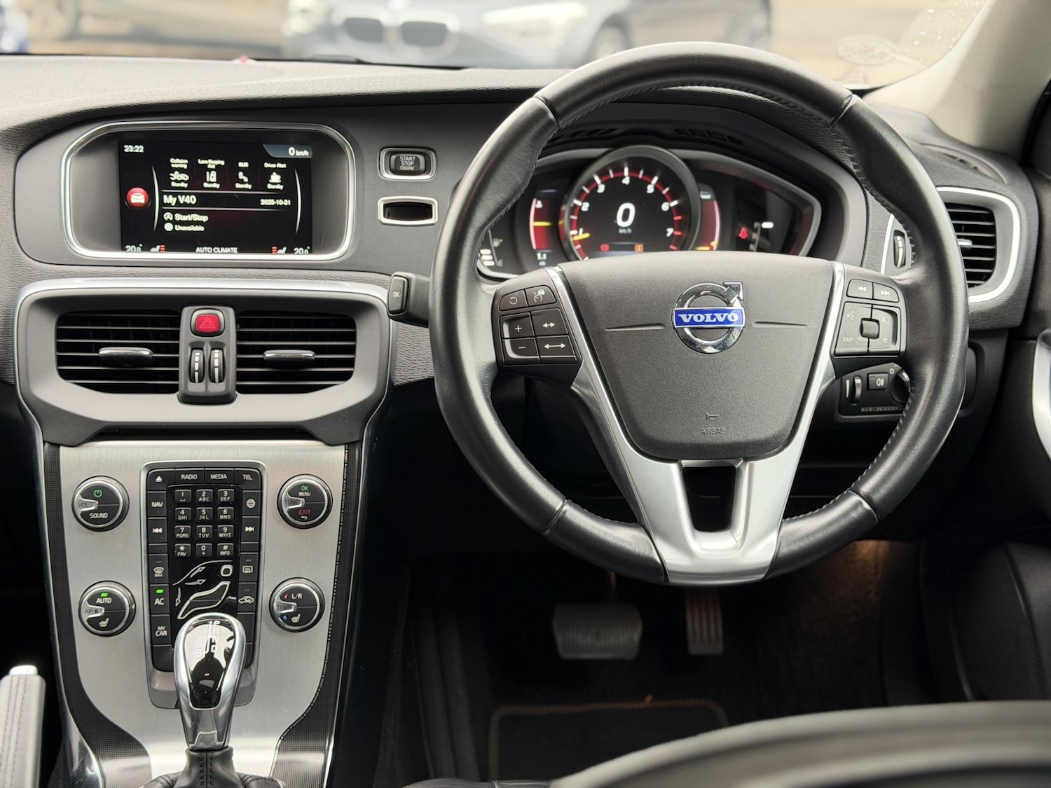 Used Volvo V40 2015 for sale - 76428650: Photo 3