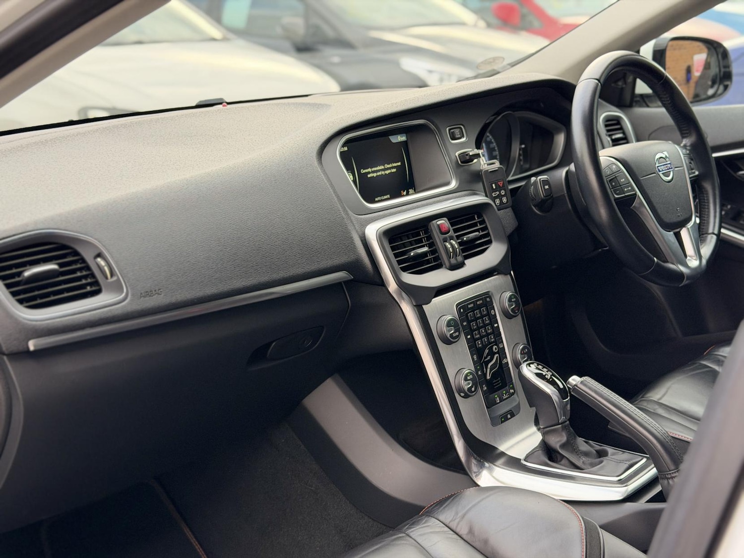 Used Volvo V40 2015 for sale - 76428650: Photo 32