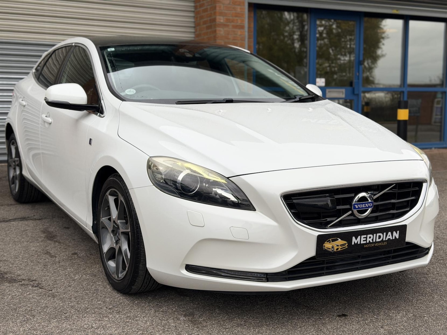 Used Volvo V40 2015 for sale - 76428650: Photo 4