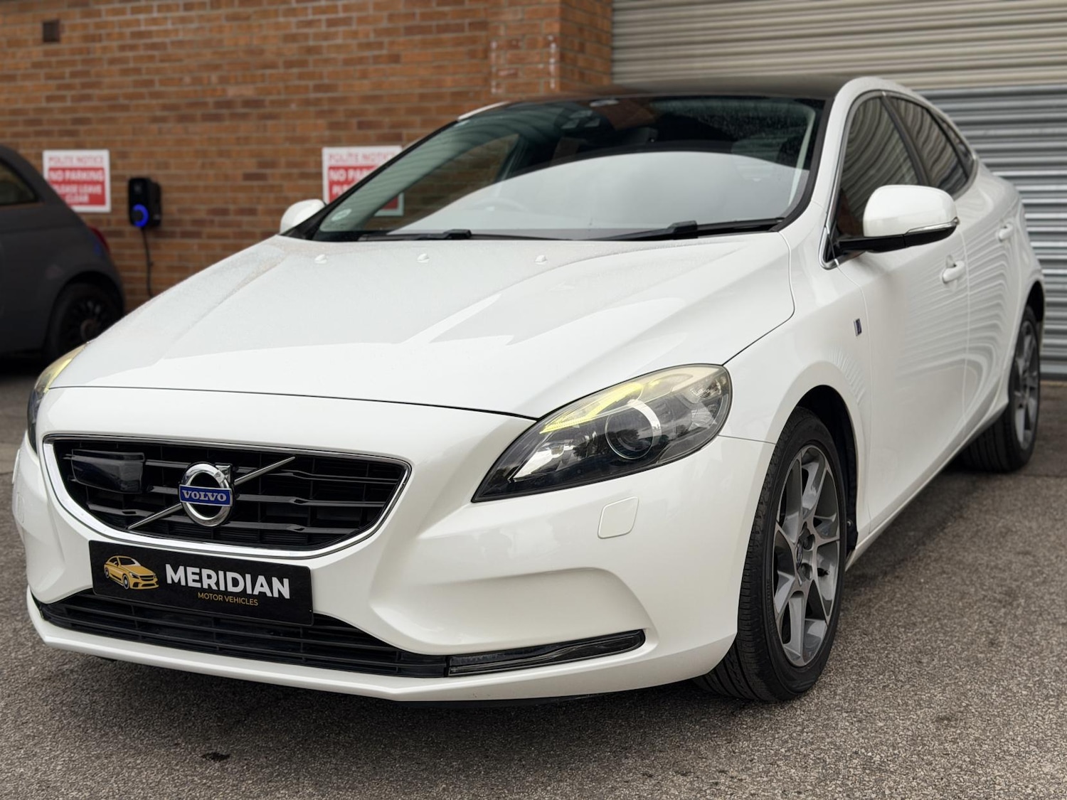 Used Volvo V40 2015 for sale - 76428650: Photo 5
