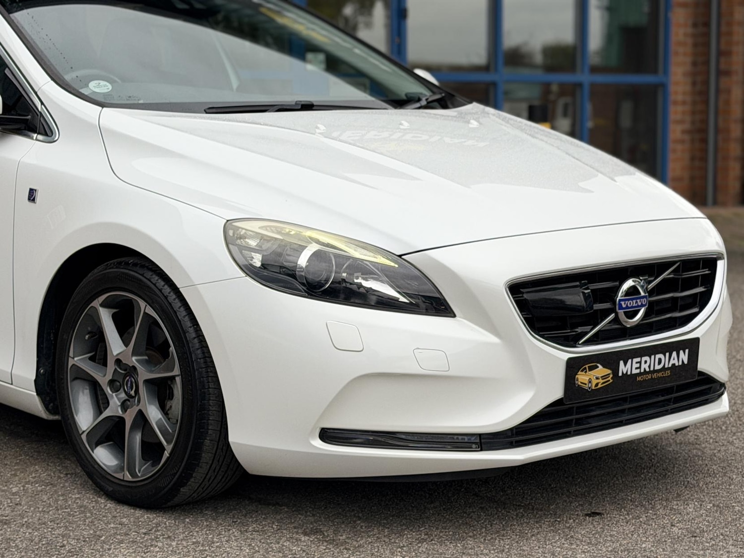 Used Volvo V40 2015 for sale - 76428650: Photo 6