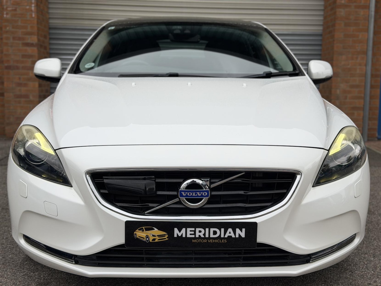 Used Volvo V40 2015 for sale - 76428650: Photo 8