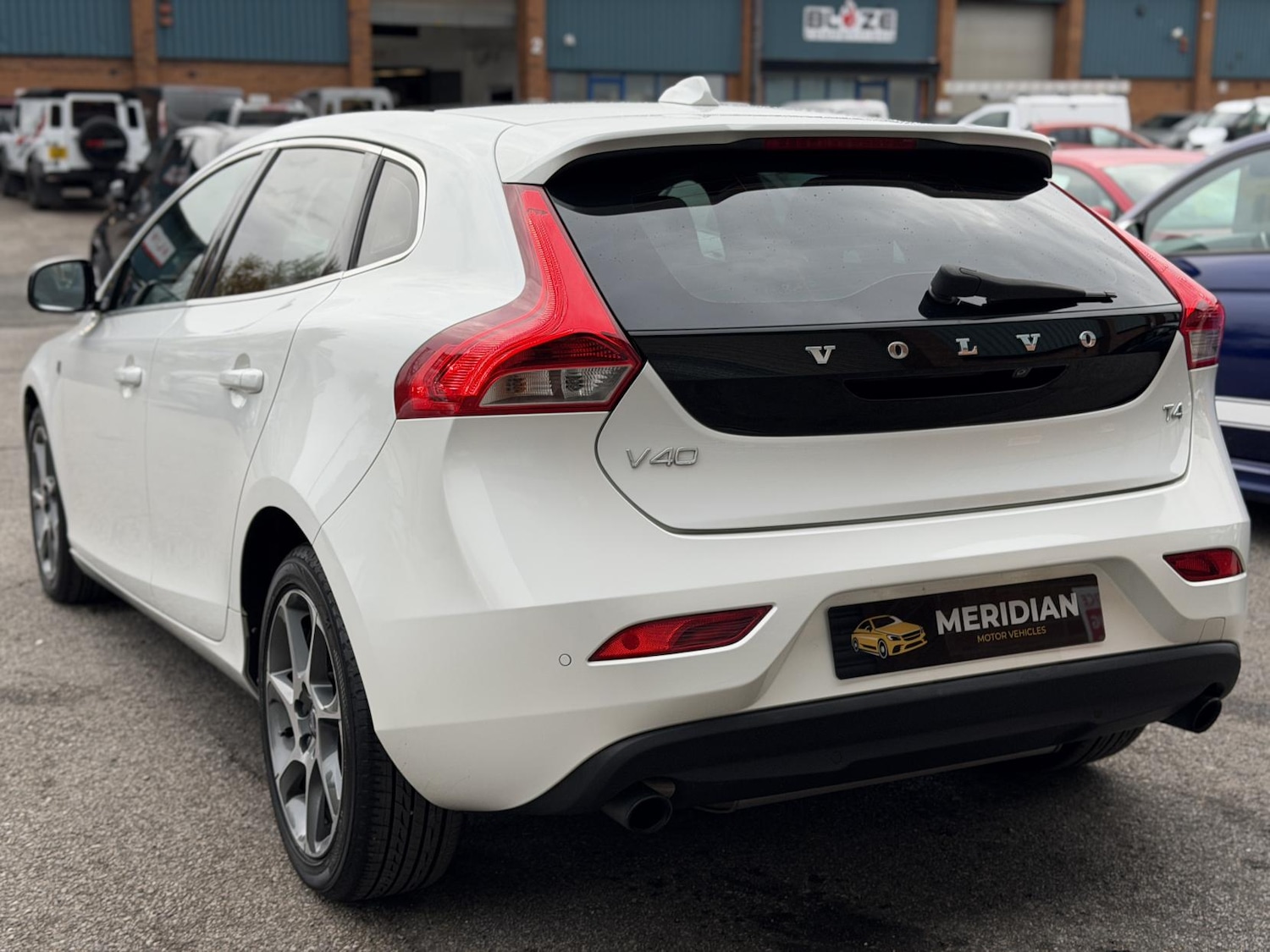 Used Volvo V40 2015 for sale - 76428650: Photo 9