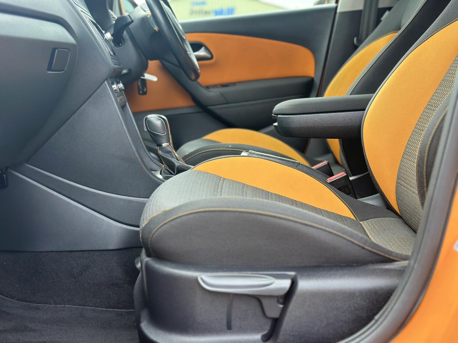 Used Volkswagen Polo 2014 for sale - 76226130: Photo 30