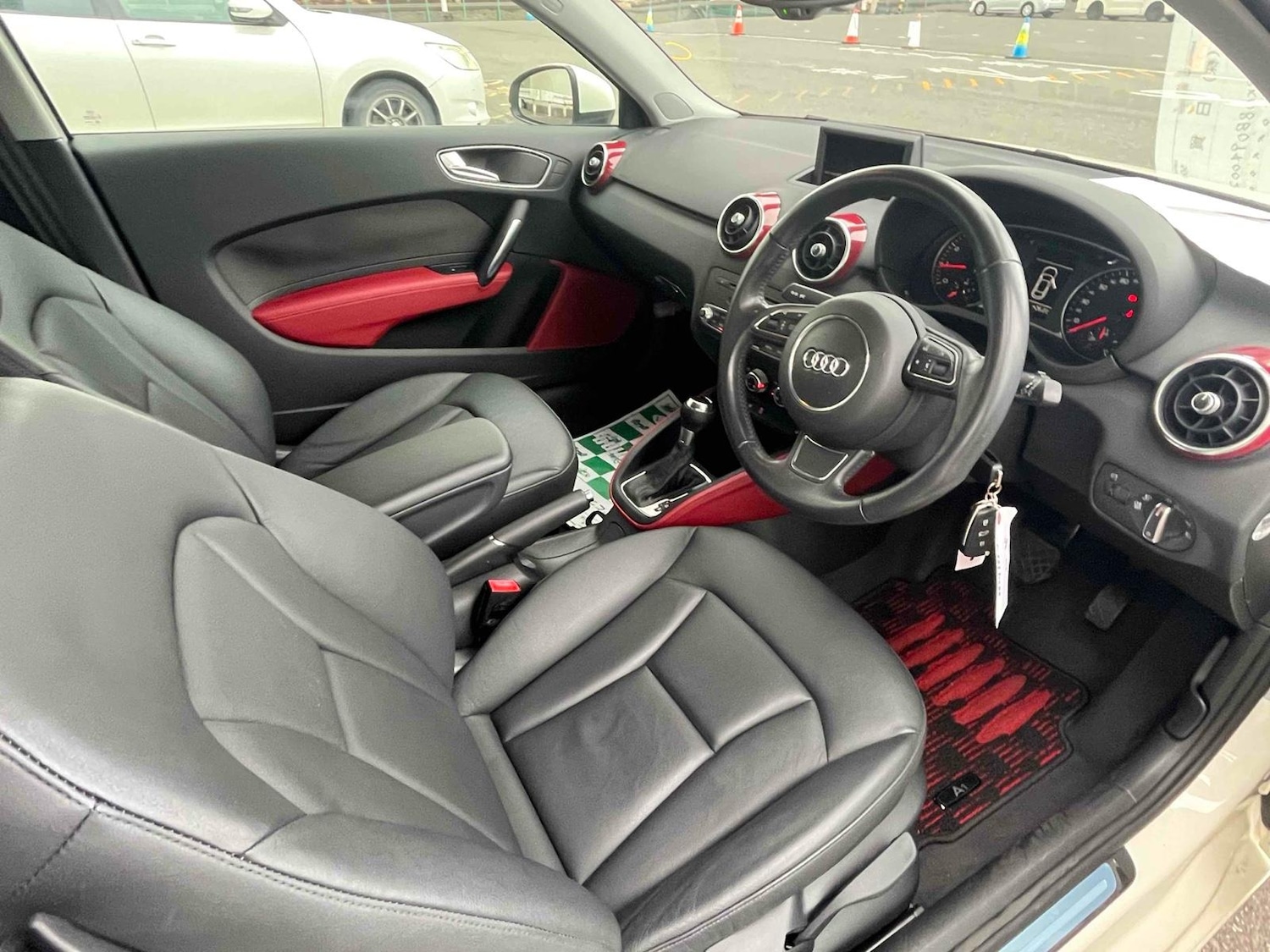 Used Audi A1 2011 for sale - 76897352: Photo 4