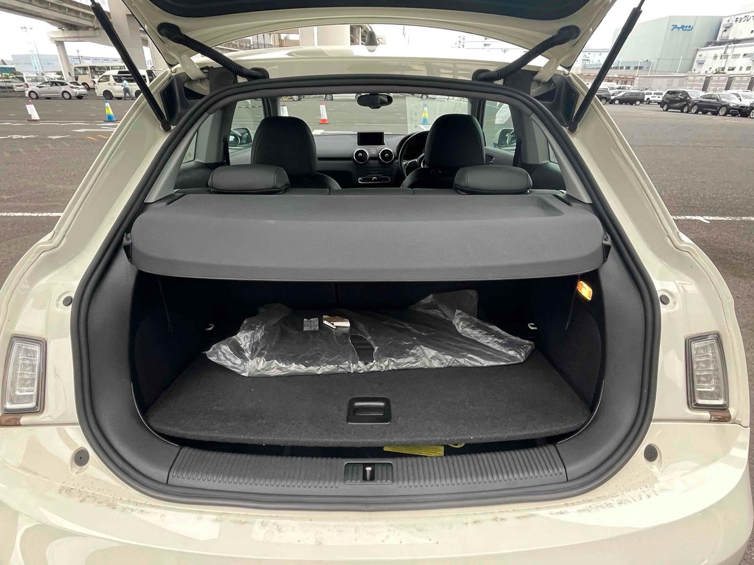 Used Audi A1 2011 for sale - 76897352: Photo 6