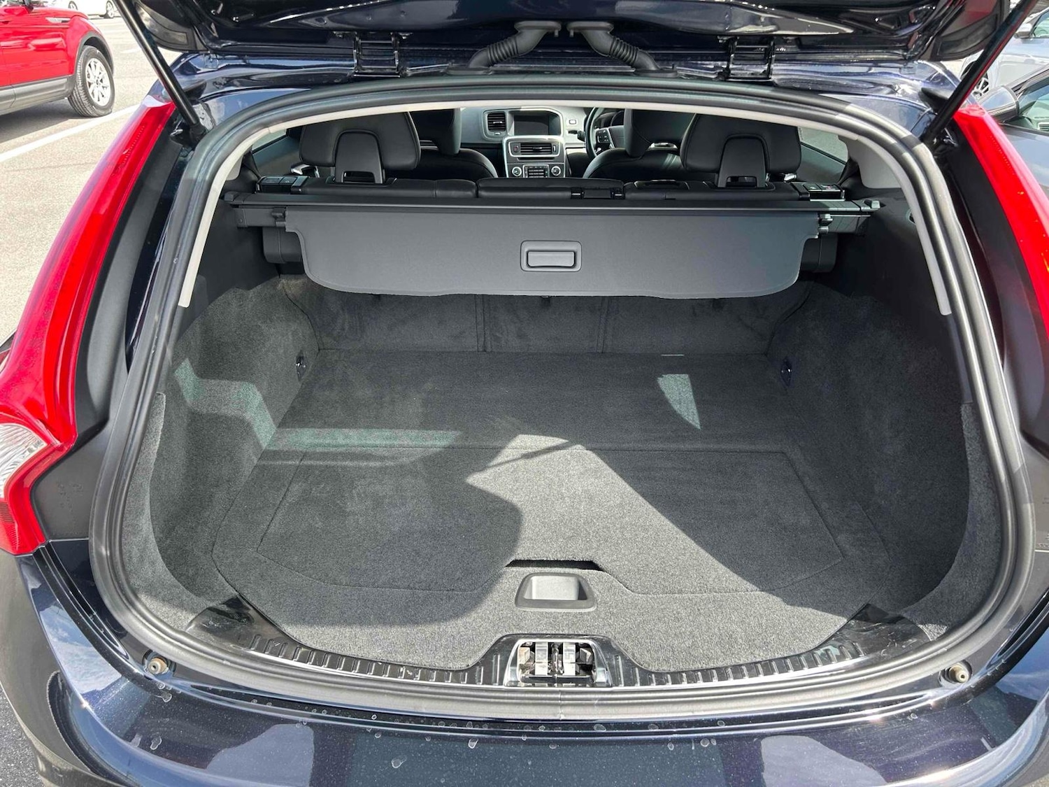 Used Volvo V60 2015 for sale - 77570252: Photo 6