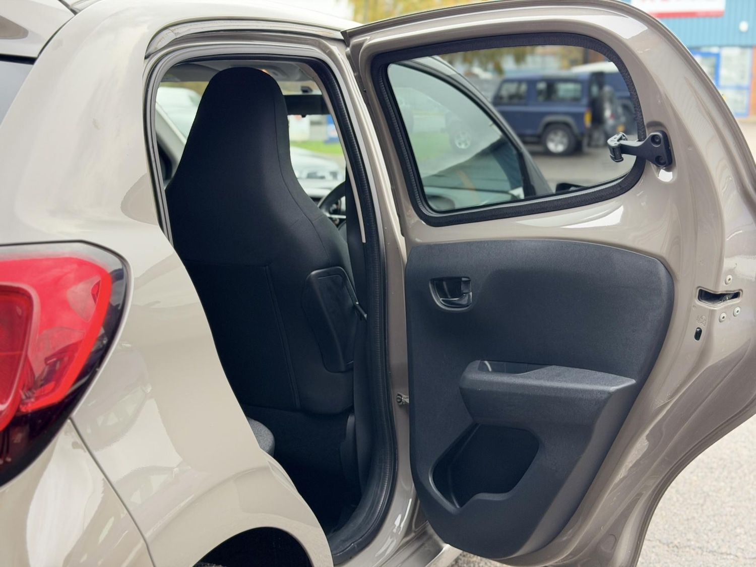 Used Citroen C1 2015 for sale - 76405117: Photo 35