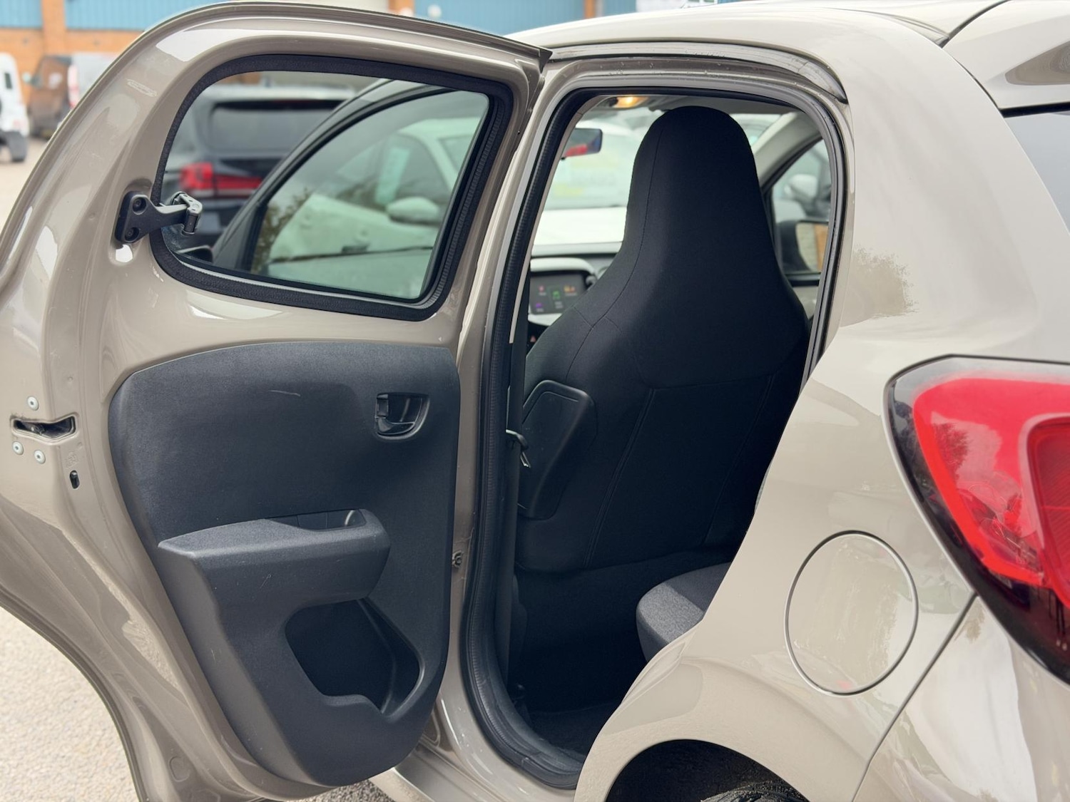 Used Citroen C1 2015 for sale - 76405117: Photo 38