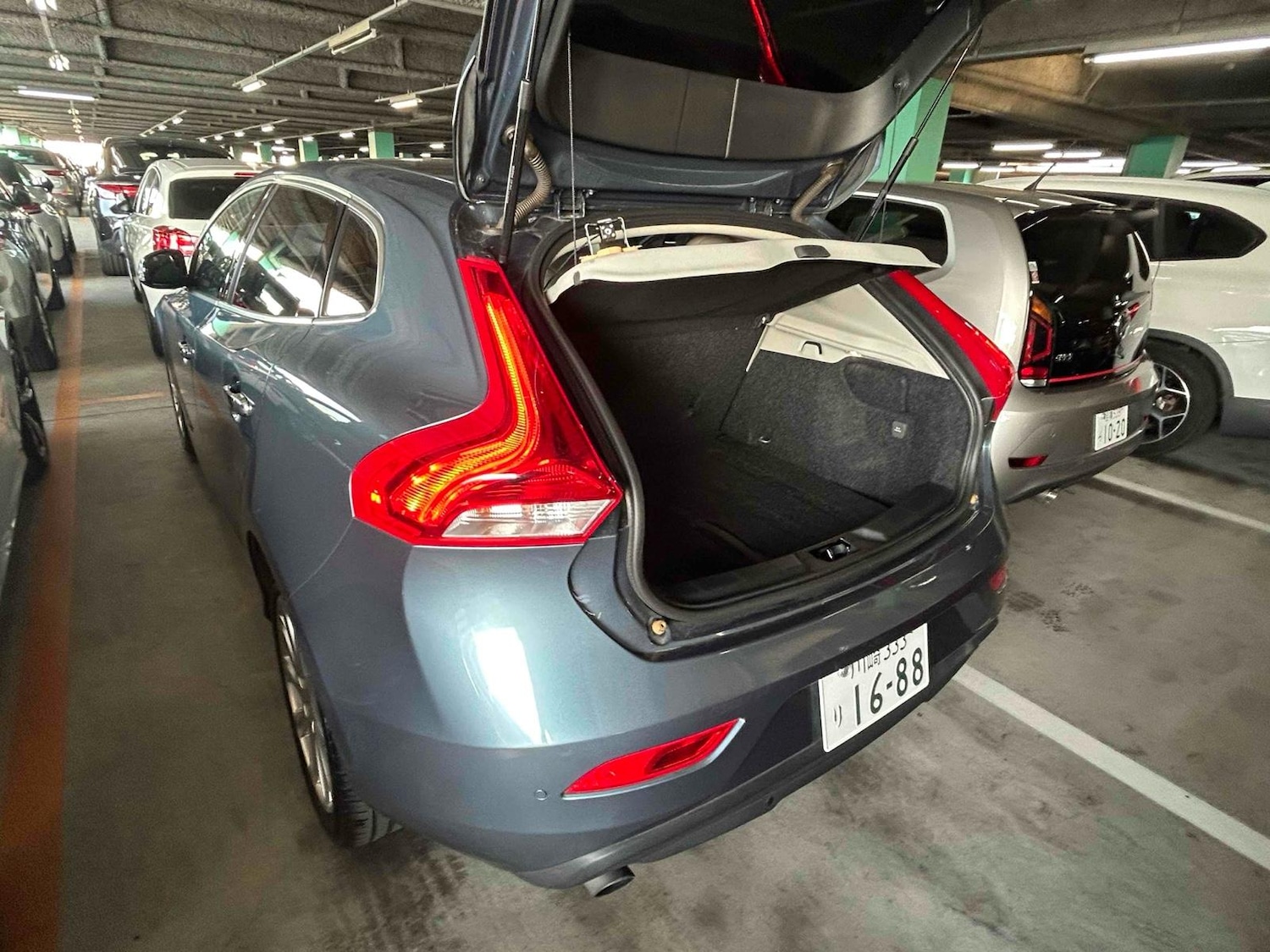 Used Volvo V40 2014 for sale - 77220468: Photo 2