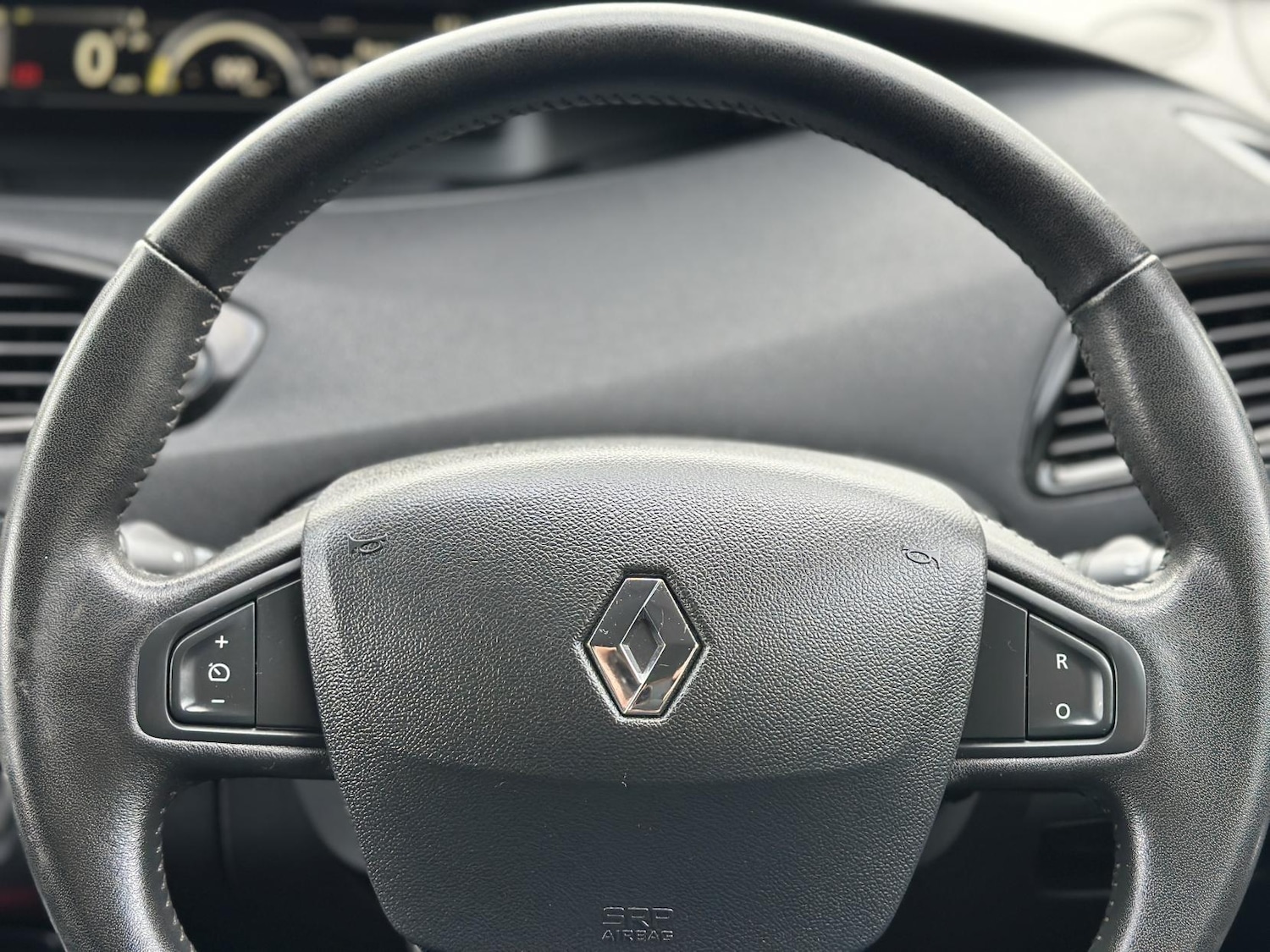 Used Renault Scenic 2014 for sale - 76332788: Photo 20