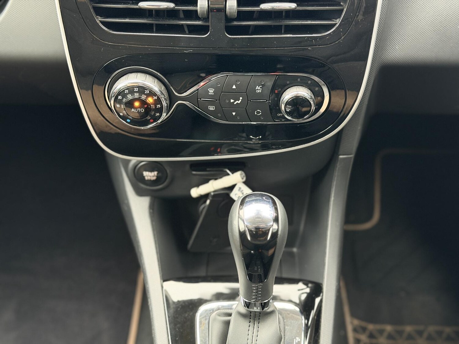 Used Renault Clio 2026 for sale - 77525254: Photo 28