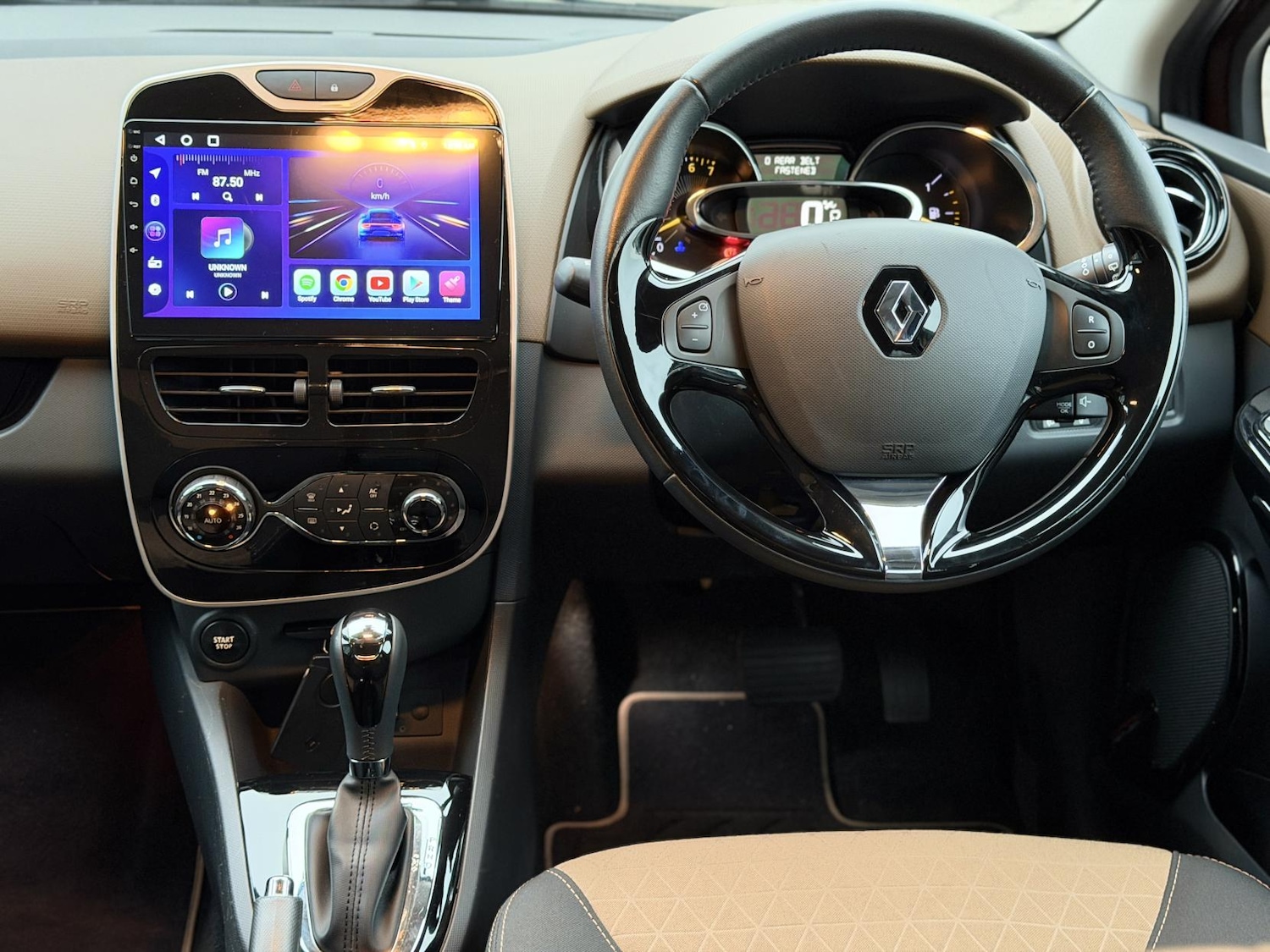 Used Renault Clio 2026 for sale - 77525254: Photo 3