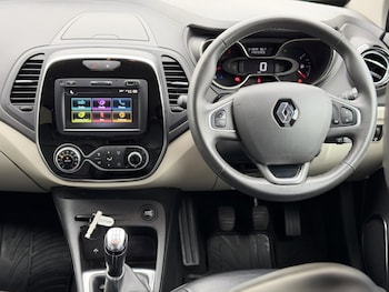 Used Renault Captur 2019 for sale - 78152944: Photo