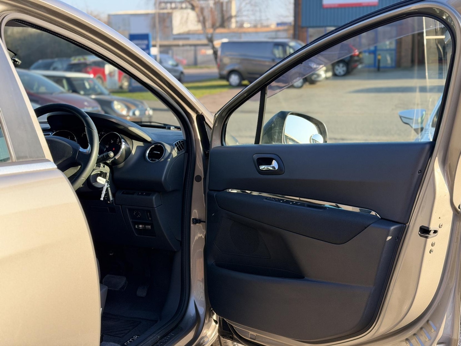 Used Peugeot 5008 2025 for sale - 77778726: Photo 16