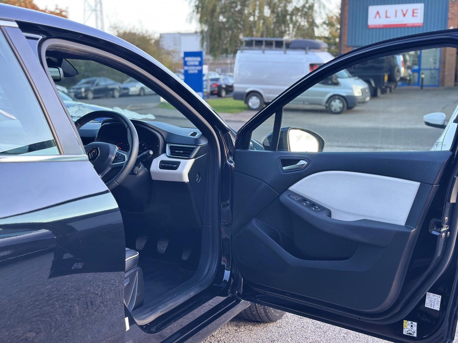 Used Renault Clio 2022 for sale - 76184585: Photo 15