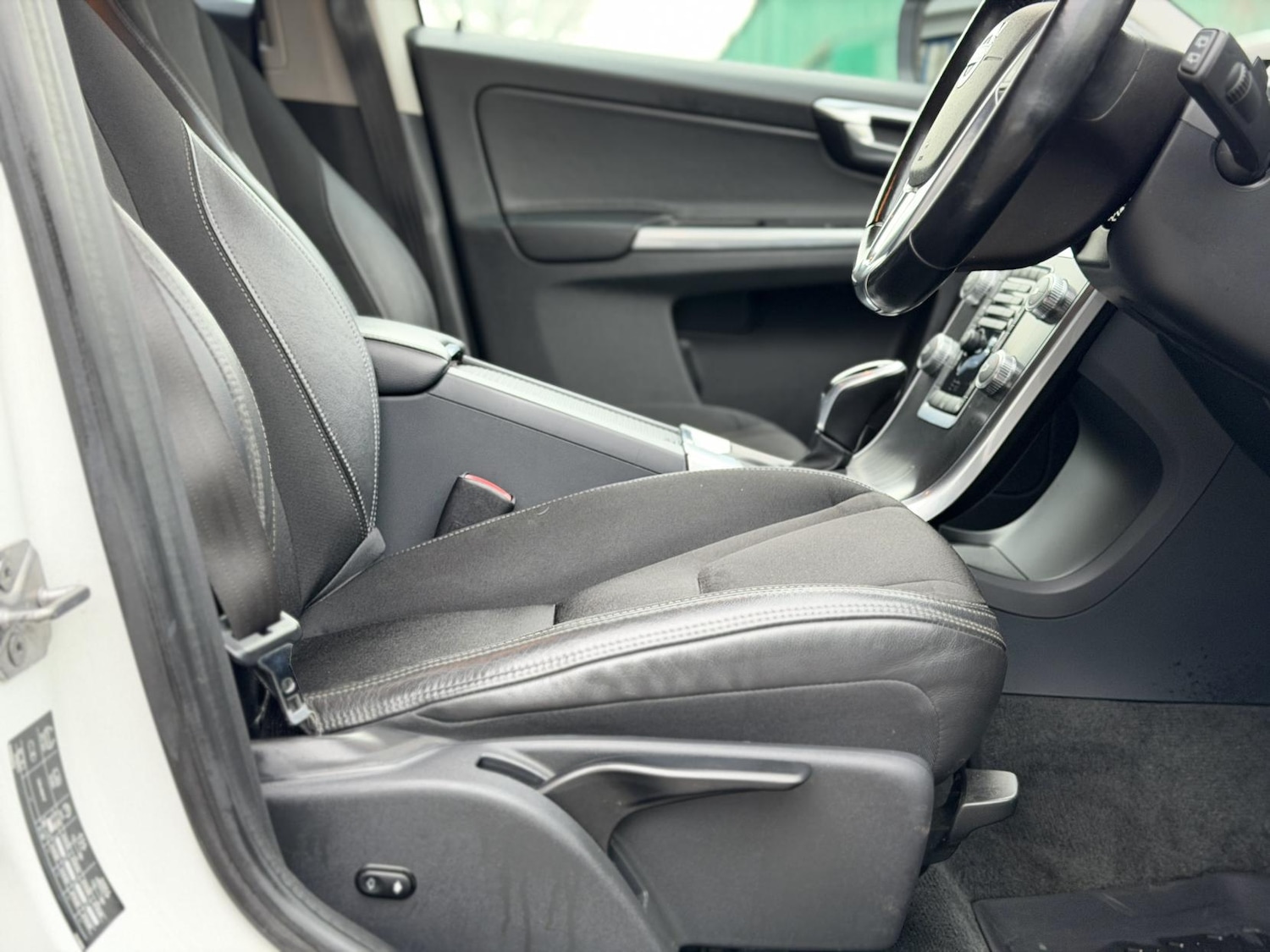 Used Volvo XC60 2015 for sale - 77116352: Photo 18