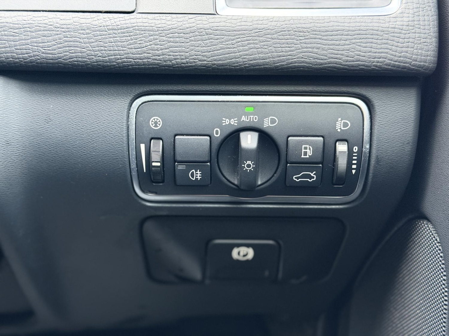 Used Volvo XC60 2015 for sale - 77116352: Photo 23