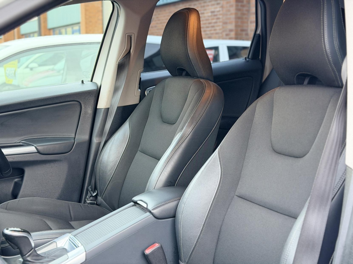 Used Volvo XC60 2015 for sale - 77116352: Photo 29