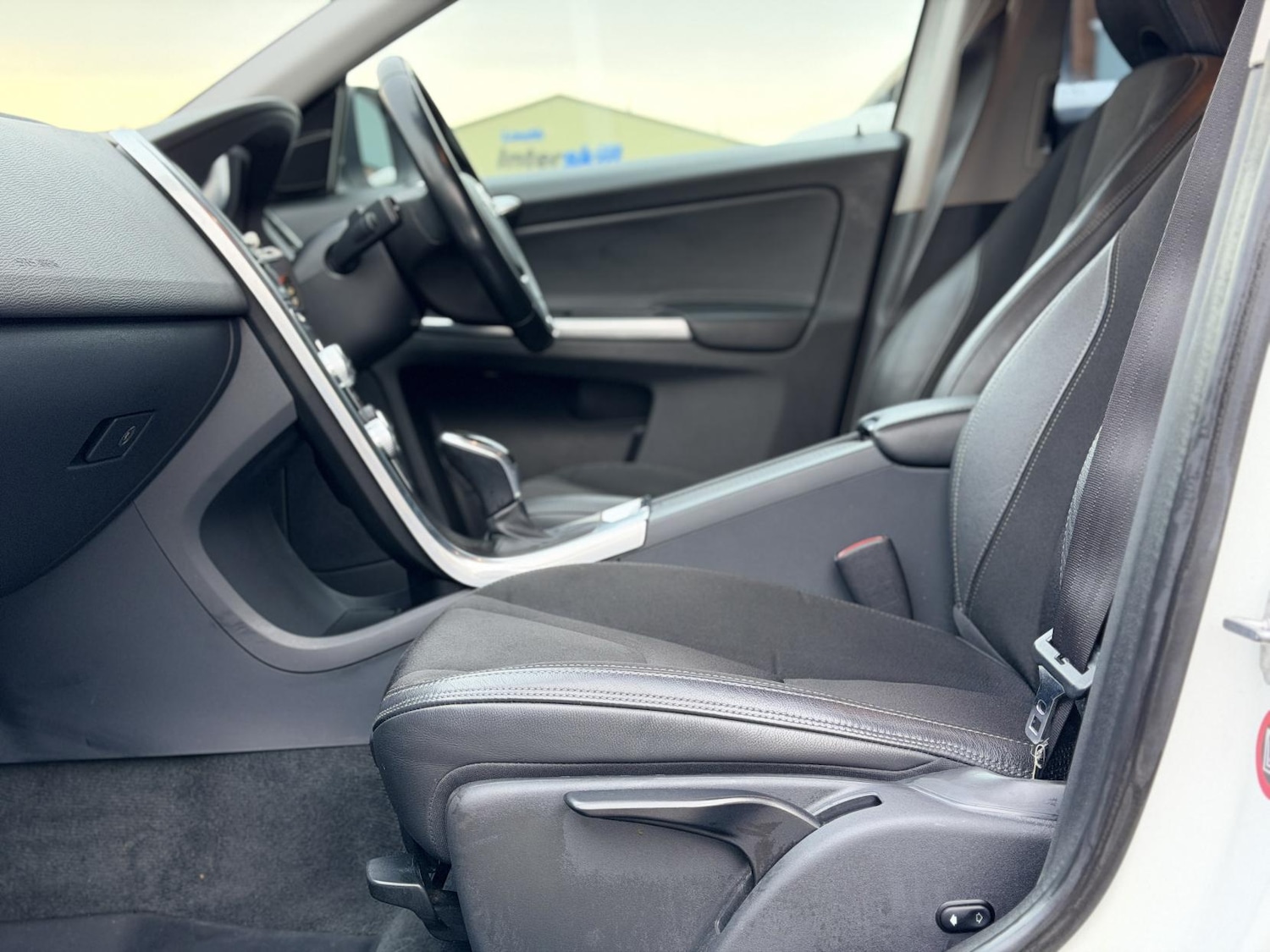 Used Volvo XC60 2015 for sale - 77116352: Photo 30