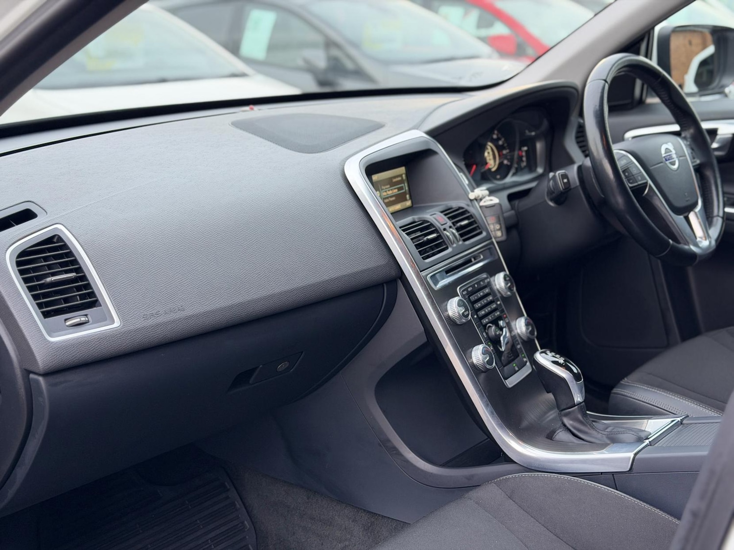 Used Volvo XC60 2015 for sale - 77116352: Photo 32