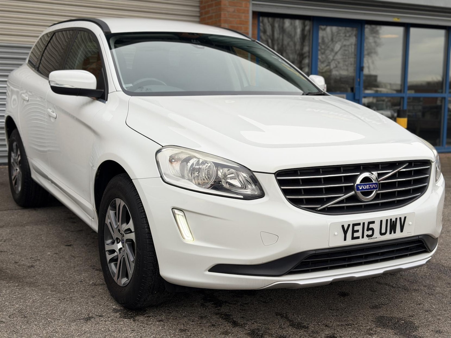 Used Volvo XC60 2015 for sale - 77116352: Photo 4